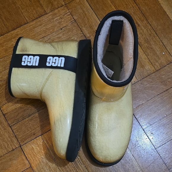 UGG Mini Clear Rain Boots - Picture 1 of 14